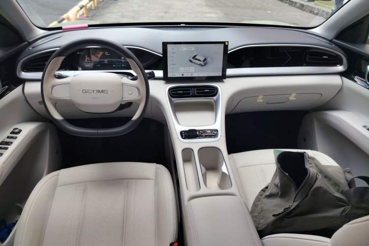 Used Geely Galaxy Geome 2025 310km Youth Edition Center Console