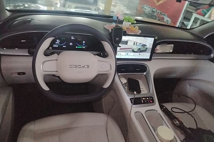 Used Geely Galaxy Geome 2025 310km Youth Edition Center Console