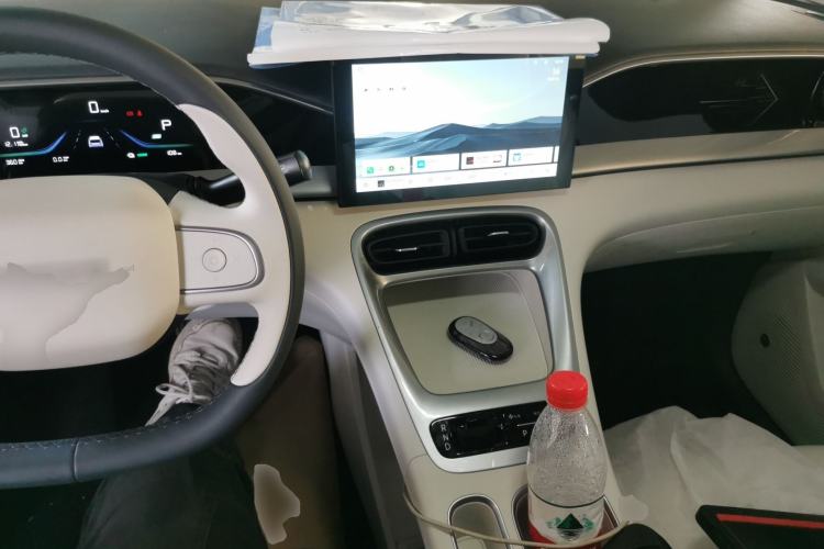Used Geely Galaxy Geome 2025 310km Youth Edition Center Console