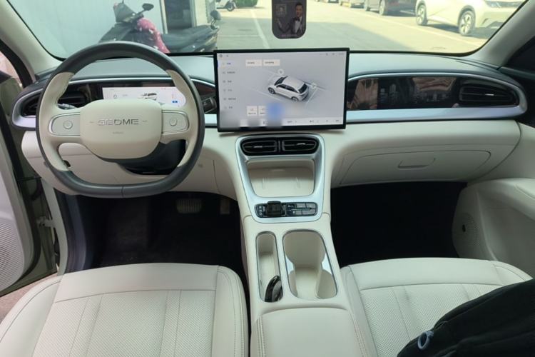 Used Geely Galaxy Geome 2025 UP 410km Exploration+ Edition Center Console
