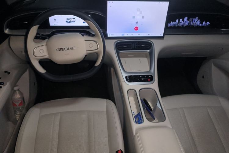 Used Geely Galaxy Geome 2025 UP 410km Exploration+ Edition Center Console