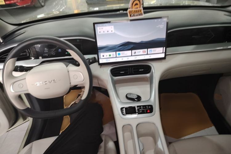 Used Geely Galaxy Geome 2025 410 km Free Version Center Console