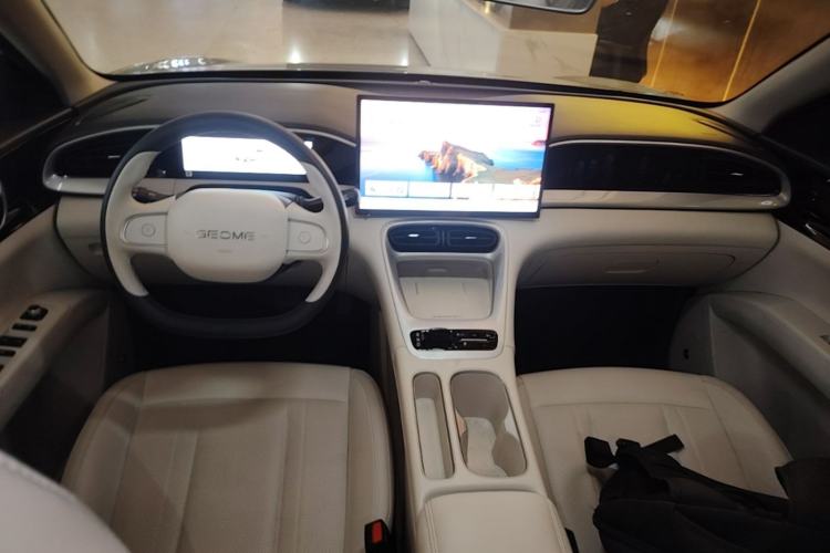 Used Geely Galaxy Geome 2025 UP 410km Exploration+ Edition Center Console