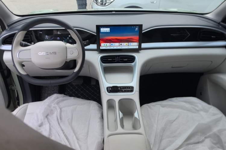 Used Geely Galaxy Geome 2025 310km Youth Edition Center Console