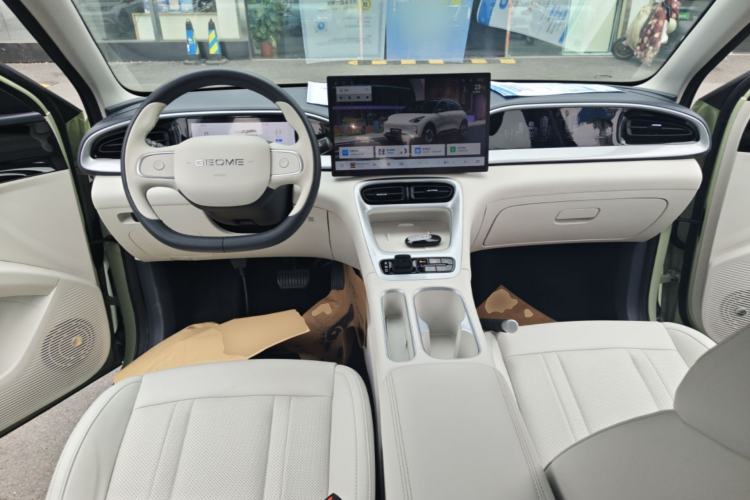 Used Geely Galaxy Geome 2025 UP 410km Exploration+ Edition Center Console