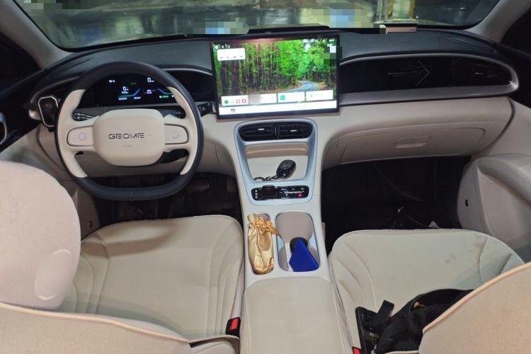 Used Geely Galaxy Geome 2025 UP 410km Exploration Edition Center Console