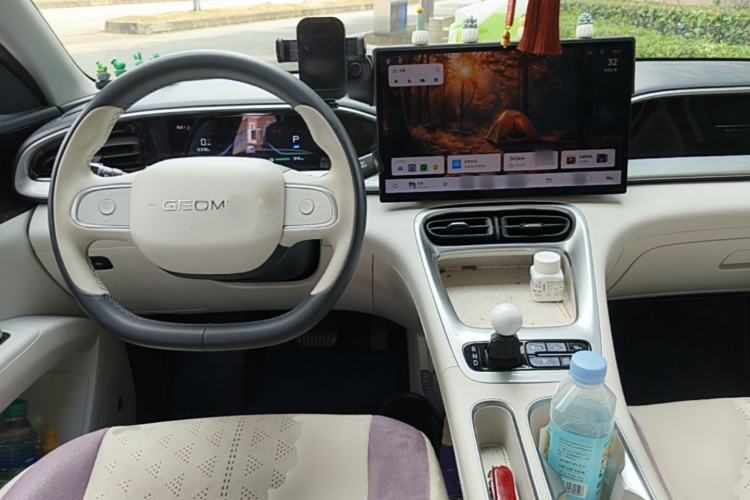 Used Geely Galaxy Geome 2025 UP 410km Exploration Edition Center Console