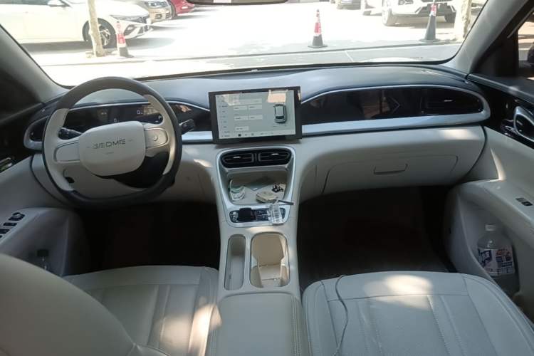 Used Geely Galaxy Geome 2025 310km Youth Edition Center Console