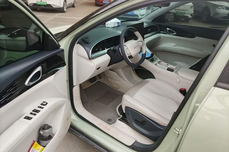 Used Geely Galaxy Geome 2025 UP 410km Exploration Edition Driver Seat