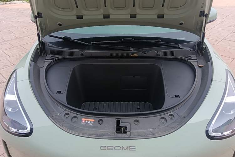 Used Geely Galaxy Geome 2025 310km Youth Edition Engine Bay