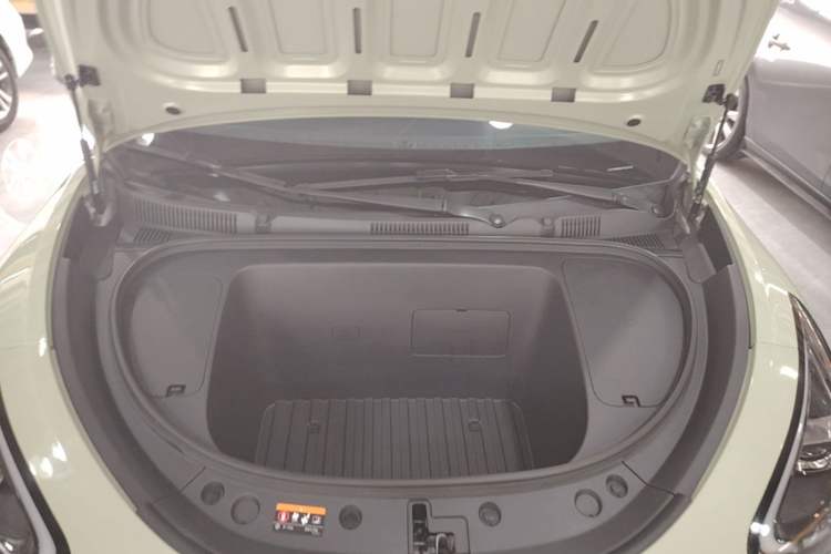 Used Geely Galaxy Geome 2025 410 km Free Version Engine Bay