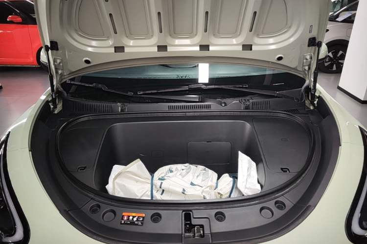 Used Geely Galaxy Geome 2025 410 km Free Version Engine Bay