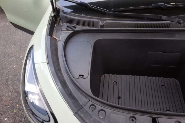 Used Geely Galaxy Geome 2025 UP 410km Exploration+ Edition Engine Bay Right