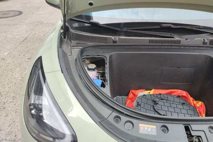 Used Geely Galaxy Geome 2025 410 km Free Version Engine Bay Right