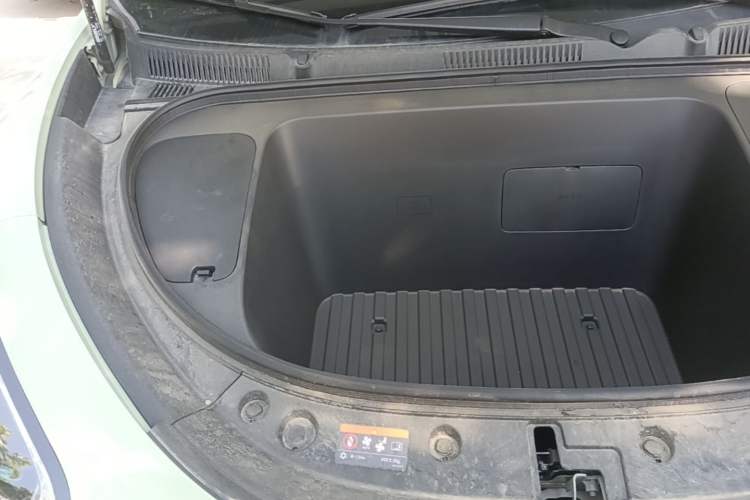 Used Geely Galaxy Geome 2025 310km Youth Edition Engine Bay Right