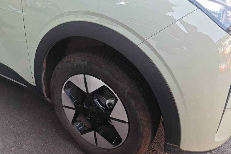 Used Geely Galaxy Geome 2025 UP 410km Exploration Edition Exterior 1