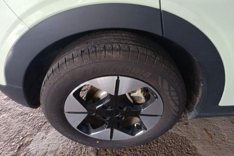 Used Geely Galaxy Geome 2025 UP 410km Exploration+ Edition Exterior 2