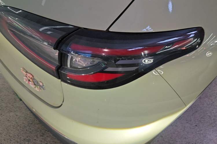 Used Geely Galaxy Geome 2025 UP 410km Exploration Edition Exterior 3