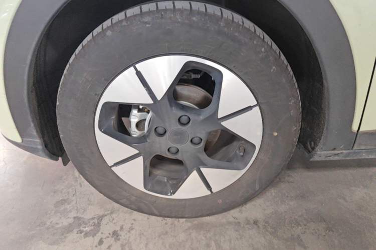 Used Geely Galaxy Geome 2025 UP 410km Exploration+ Edition Exterior 4