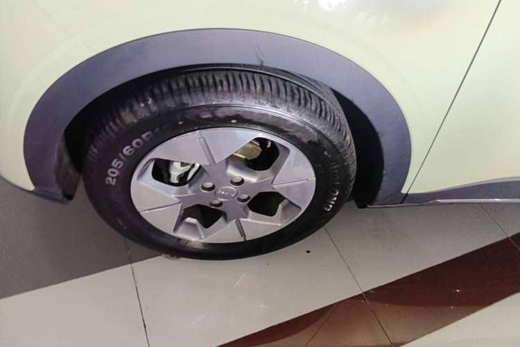 Used Geely Galaxy Geome 2025 UP 410km Exploration+ Edition Exterior 4