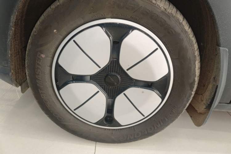 Used Geely Galaxy Geome 2025 310km Youth Edition Exterior 4