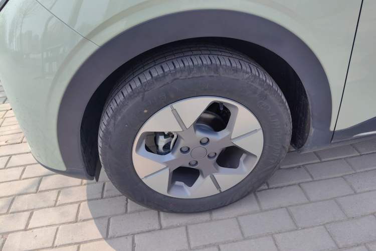 Used Geely Galaxy Geome 2025 UP 410km Exploration+ Edition Exterior 4