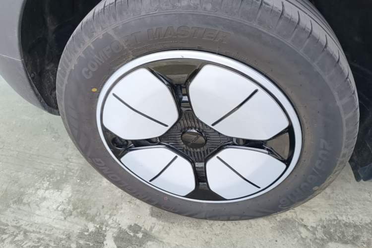Used Geely Galaxy Geome 2025 310km Youth Edition Exterior 5