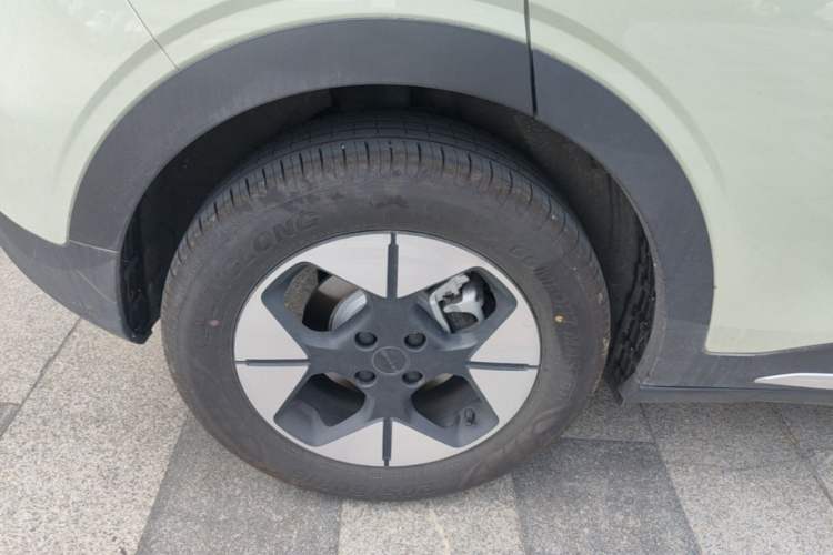 Used Geely Galaxy Geome 2025 UP 410km Exploration Edition Exterior 5