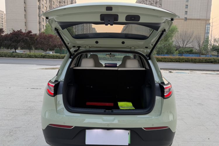 Used Geely Galaxy Geome 2025 UP 410km Exploration Edition Exterior 6