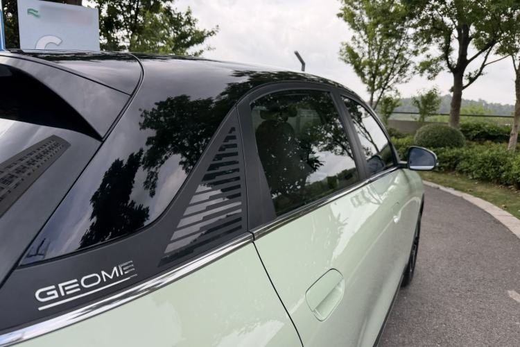 Used Geely Galaxy Geome 2025 UP 410km Exploration+ Edition Exterior 9