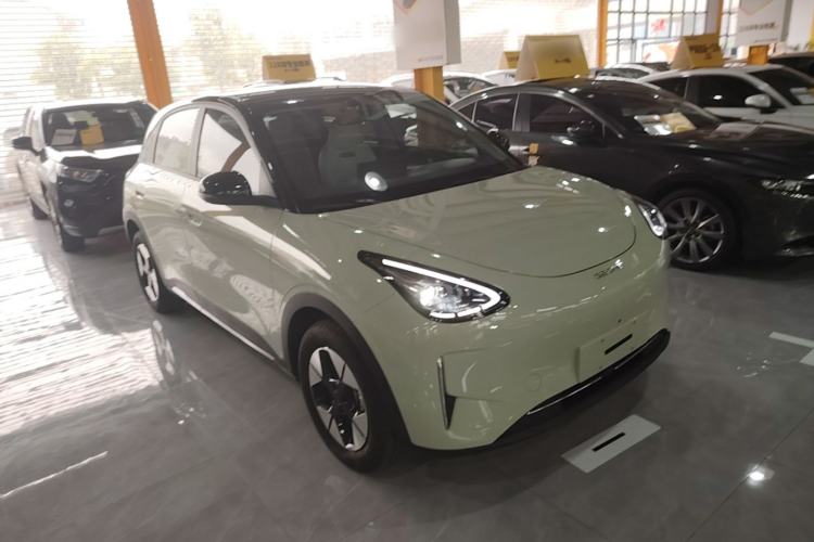 Used Geely Galaxy Geome 2025 410 km Free Version Front Right 45 Deg