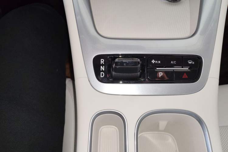 Used Geely Galaxy Geome 2025 310km Youth Edition Gear Lever