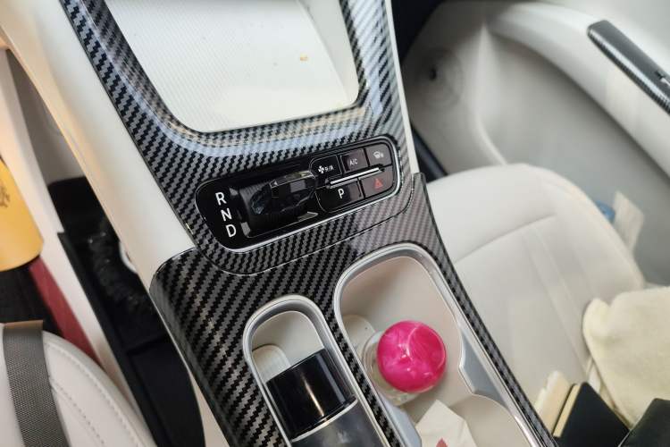 Used Geely Galaxy Geome 2025 UP 410km Exploration Edition Gear Lever