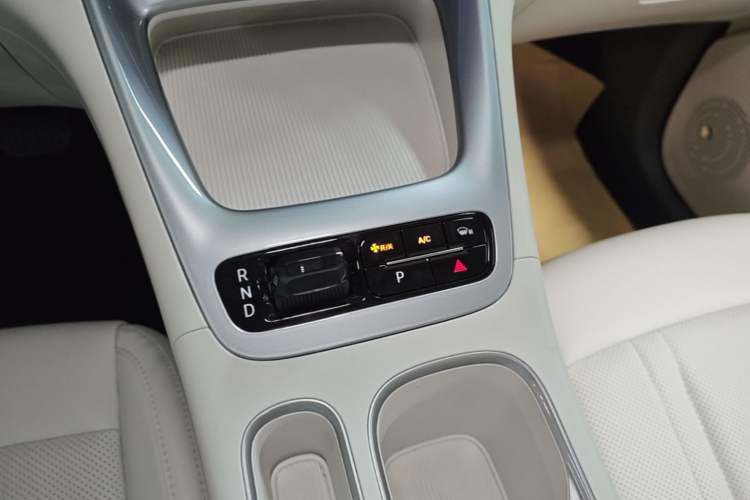 Used Geely Galaxy Geome 2025 310km Youth Edition Gear Lever