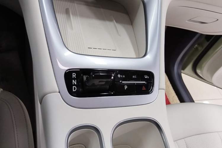 Used Geely Galaxy Geome 2025 UP 410km Exploration+ Edition Gear Lever