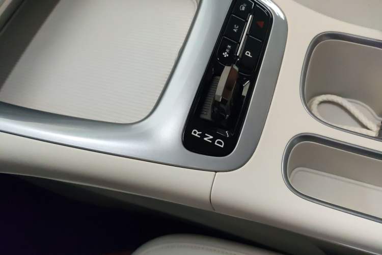 Used Geely Galaxy Geome 2025 310km Youth Edition Gear Lever