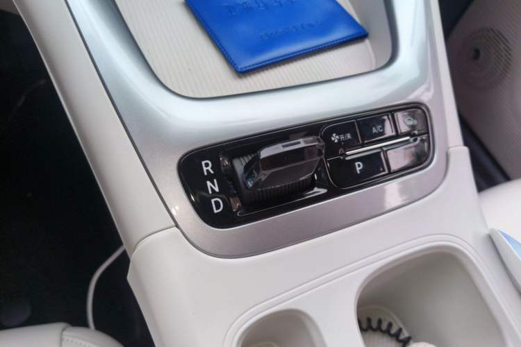 Used Geely Galaxy Geome 2025 UP 410km Exploration Edition Gear Lever