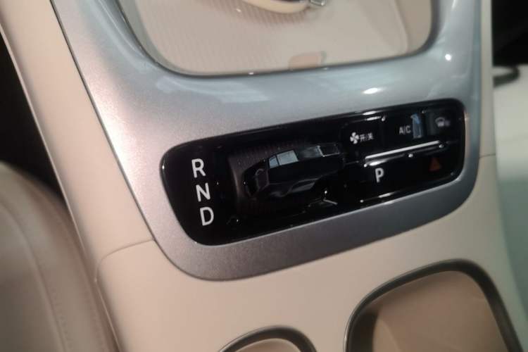 Used Geely Galaxy Geome 2025 310km Youth Edition Gear Lever