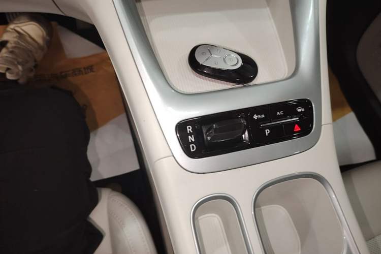 Used Geely Galaxy Geome 2025 410 km Free Version Gear Lever