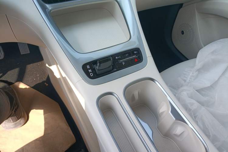 Used Geely Galaxy Geome 2025 310km Youth Edition Gear Lever