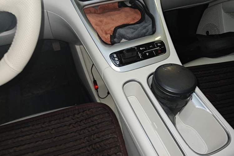 Used Geely Galaxy Geome 2025 UP 410km Exploration Edition Gear Lever