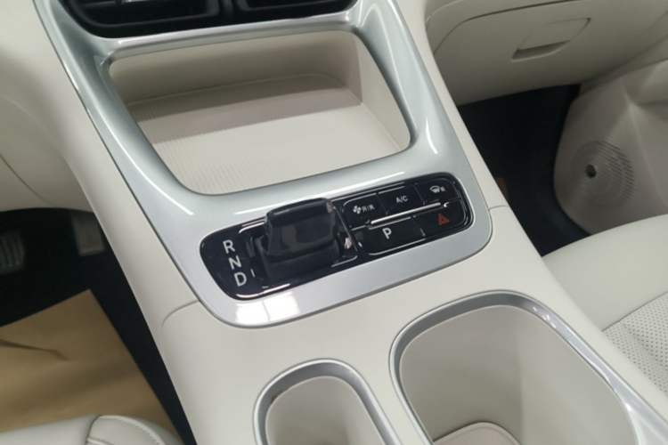 Used Geely Galaxy Geome 2025 310km Youth Edition Gear Lever