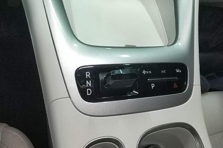 Used Geely Galaxy Geome 2025 310km Youth Edition Gear Lever