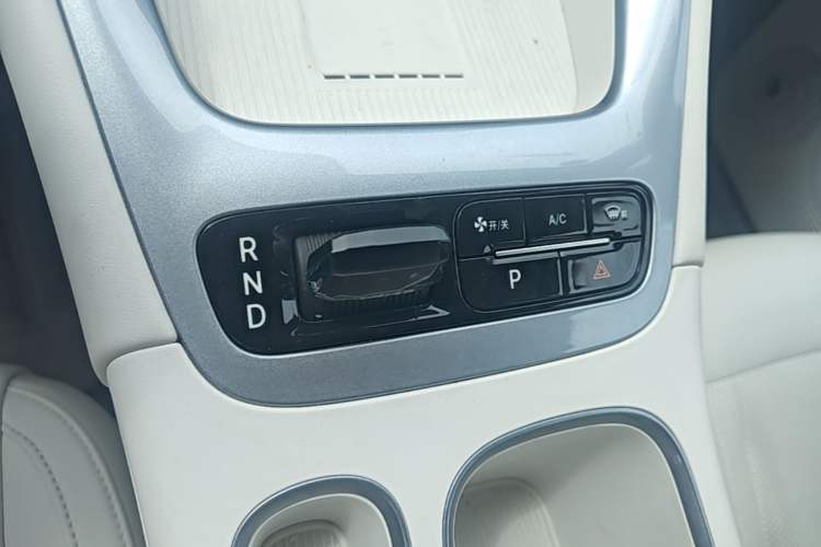 Used Geely Galaxy Geome 2025 UP 410km Exploration+ Edition Gear Lever
