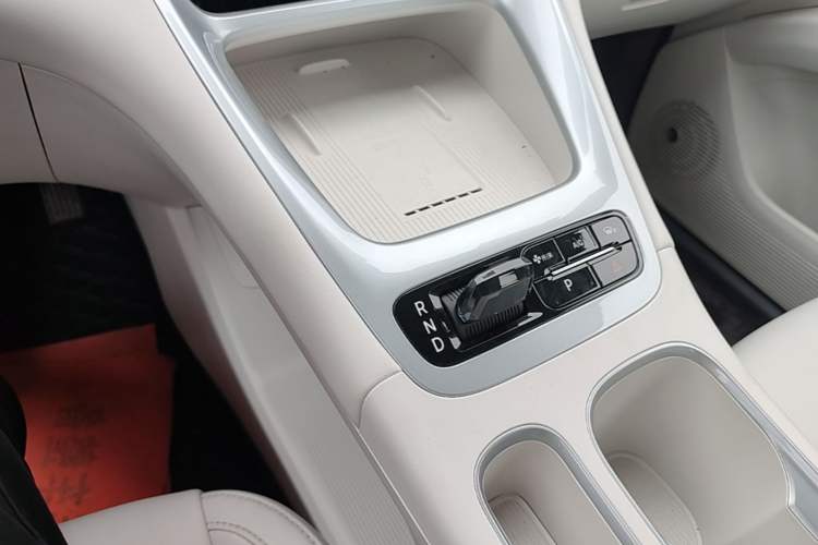 Used Geely Galaxy Geome 2025 UP 410km Exploration+ Edition Gear Lever