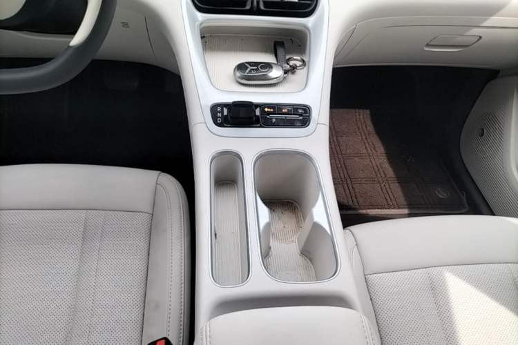 Used Geely Galaxy Geome 2025 410 km Free Version Gear Lever