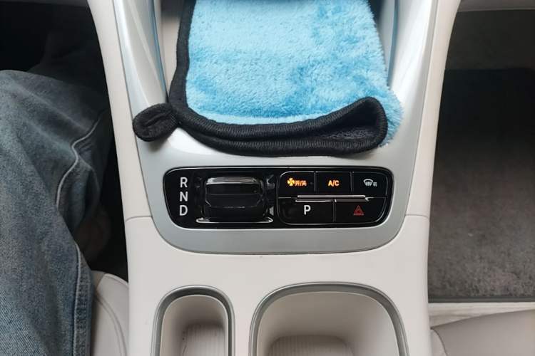 Used Geely Galaxy Geome 2025 UP 410km Exploration Edition Gear Lever