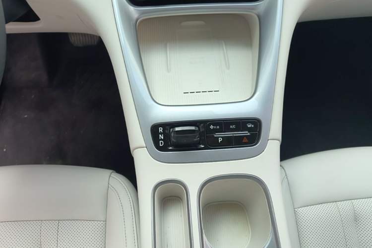 Used Geely Galaxy Geome 2025 UP 410km Exploration+ Edition Gear Lever
