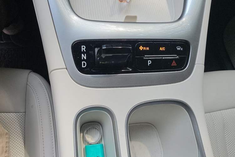 Used Geely Galaxy Geome 2025 UP 410km Exploration Edition Gear Lever