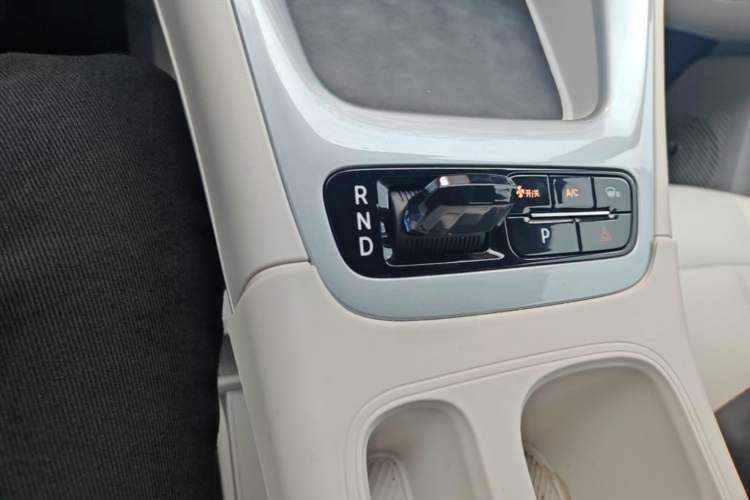 Used Geely Galaxy Geome 2025 UP 410km Exploration Edition Gear Lever
